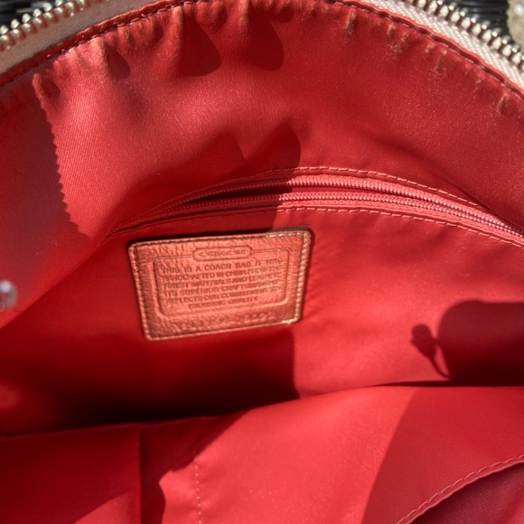 Gently used coach bag very good condition - Picture 2 of 4